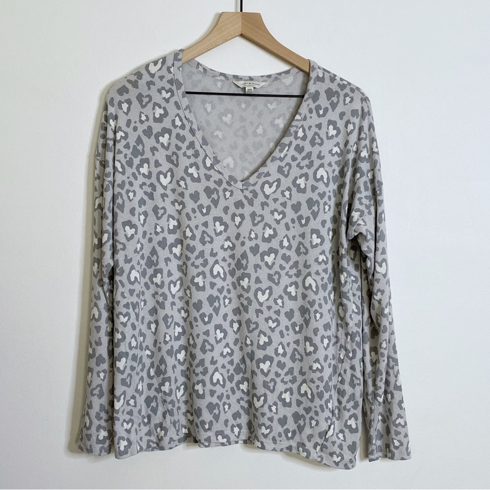 Lucky Brand Gray Leopard Long Sleeve Vneck Lightweight Knit Top - Medium
